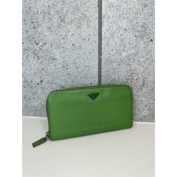 PRADA GREEN WOMENS WALLET - Picture 1 of 11